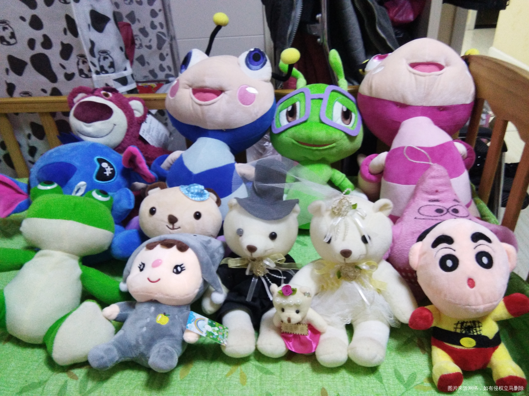 还没出生宝宝的床被宝爸摆满了……