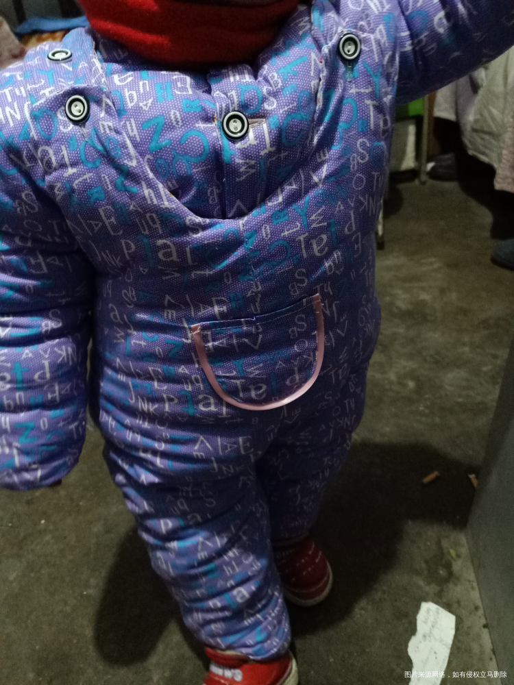 这身材 一夜起来成个小企鹅了