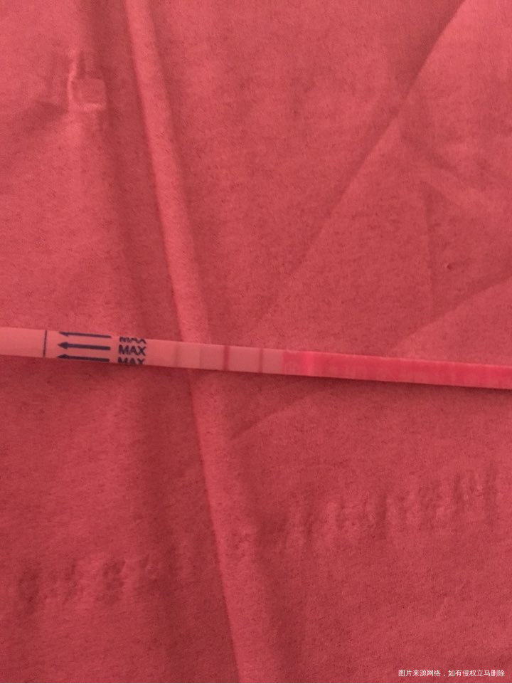 
上面是昨天下午的,下面是今天晚上的,这都周期20多天啦、难道昨天才排卵?尴尬…