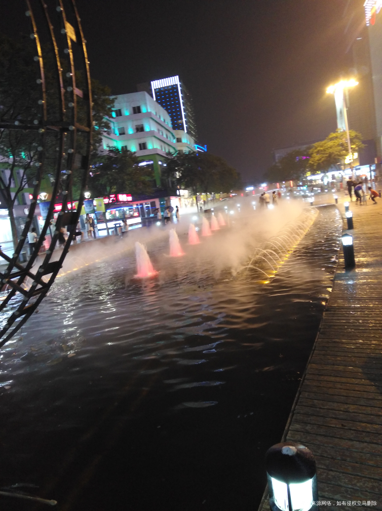今天是糖糖生日,出去吃了自助餐后又