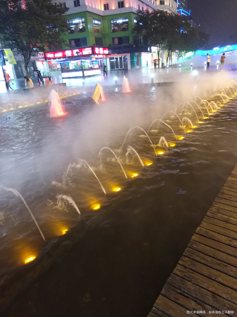 今天是糖糖生日,出去吃了自助餐后又