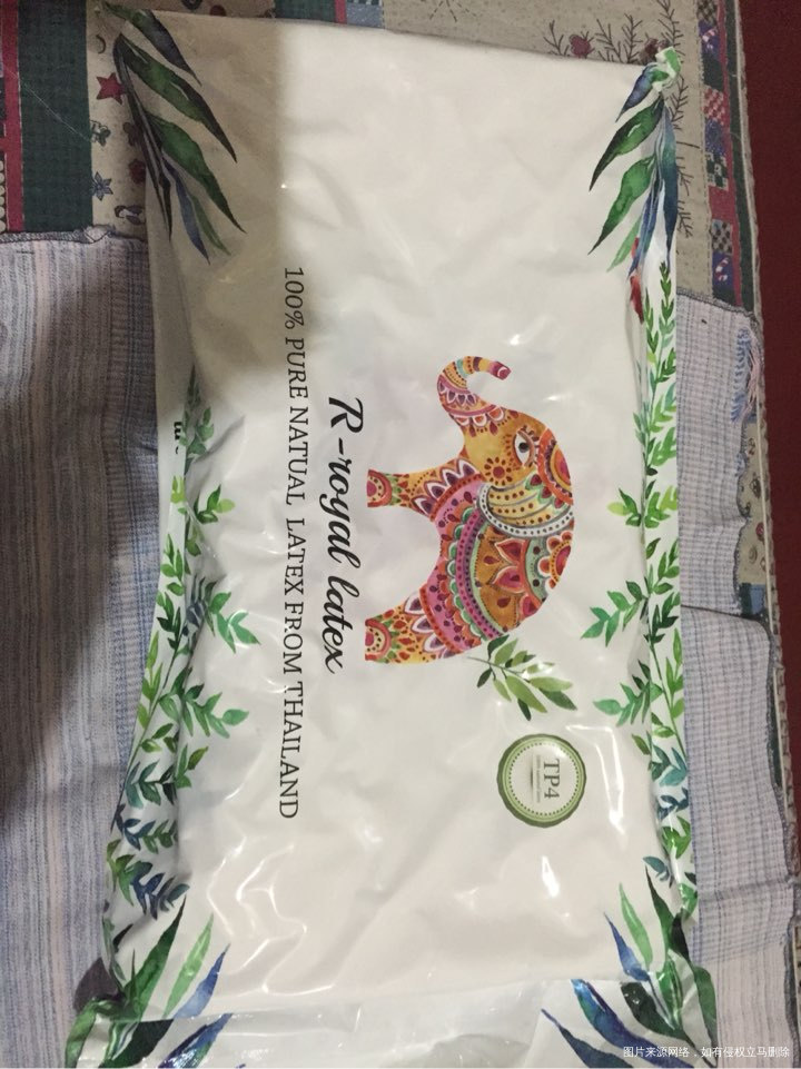 老姨从泰国给带回来的橡胶枕