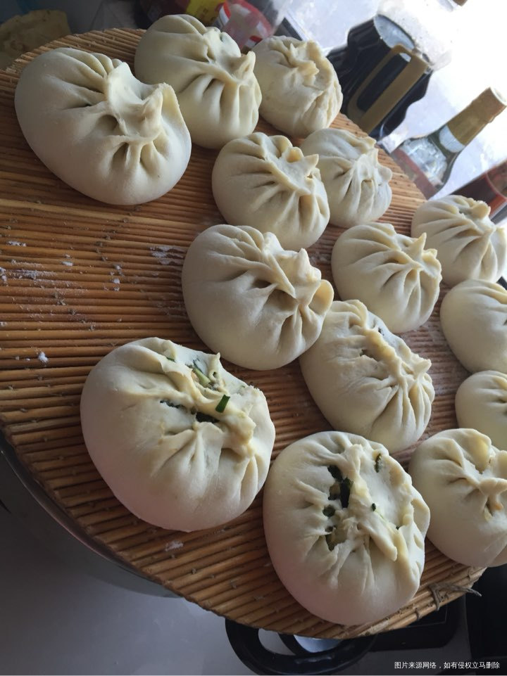 今天,闺蜜来给我准备移植后的伙食,给我包了四锅包子,买来好多带鱼,一条条的清洗,...