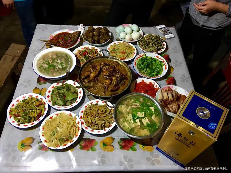 《中秋乃全家团圆之日》尤其今年的中秋节