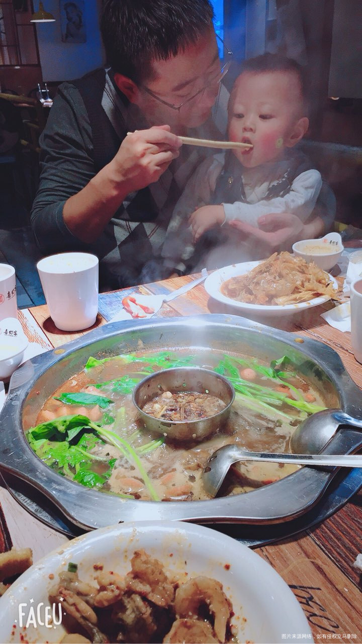 表扬一下这个为我们娘仨剥虾的男人