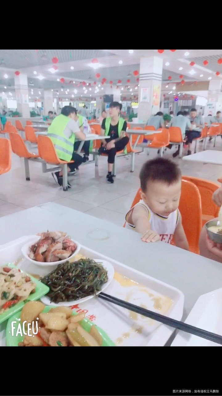 今天到食堂来吃饭了了
