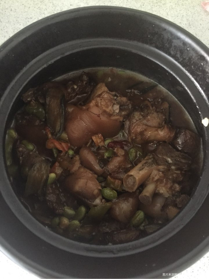 吃饭了吃饭了,砂锅炖猪蹄