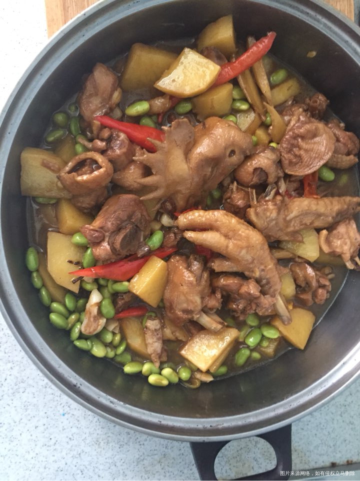 自己贴的锅饼,毛豆炖鸡肉