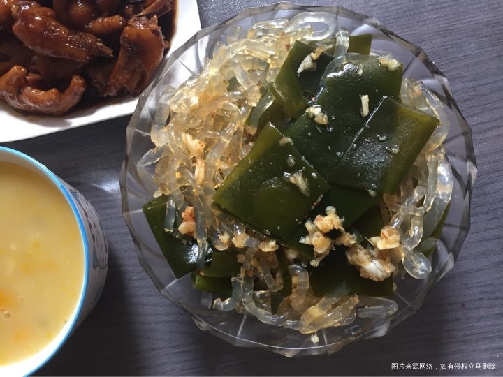 吃饭了,俩宝最爱的鸡爪
