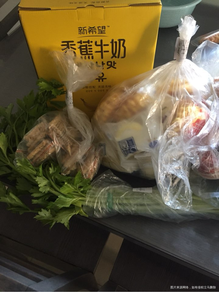 大热天去买菜真不容易