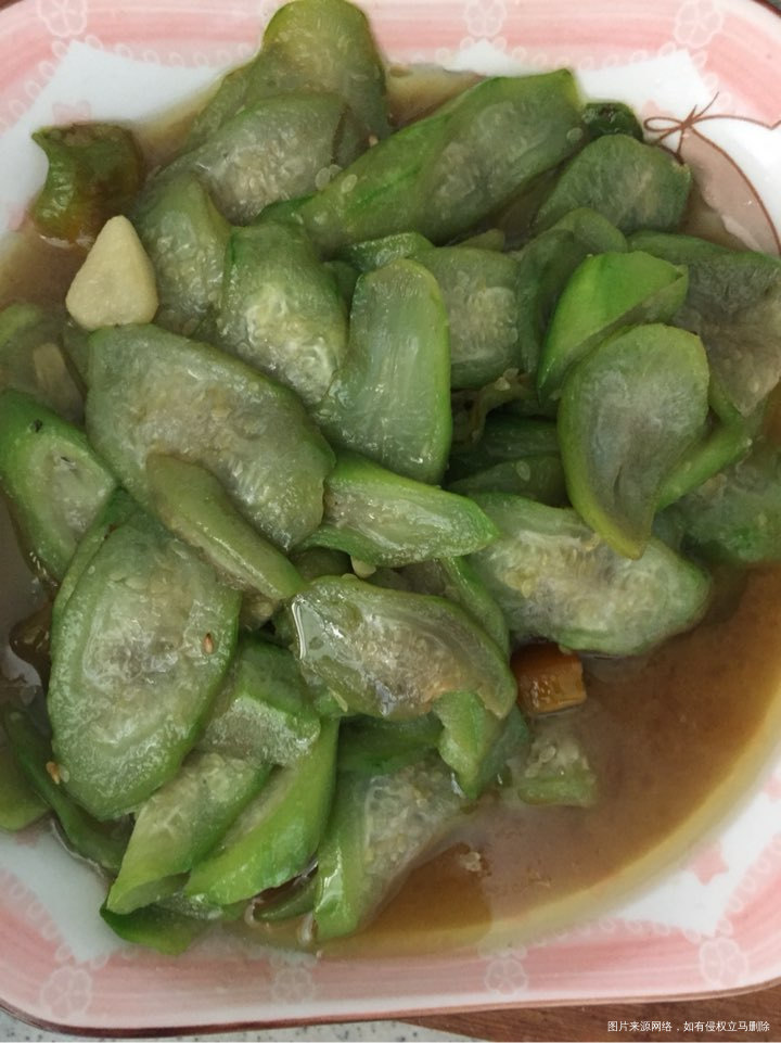 馄饨不会捏,最后还是包饺子了