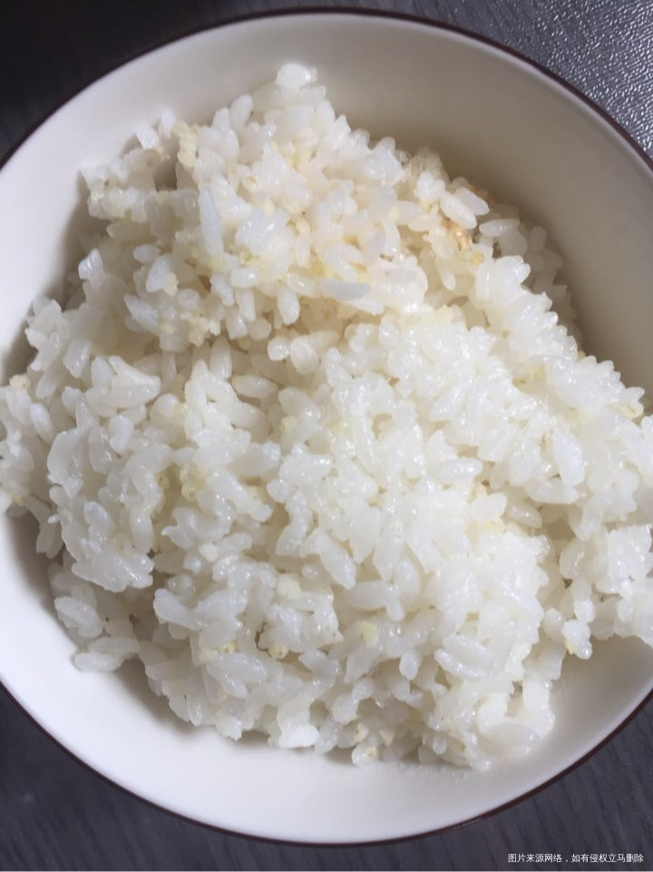 做米饭的时候放了一把小黄米