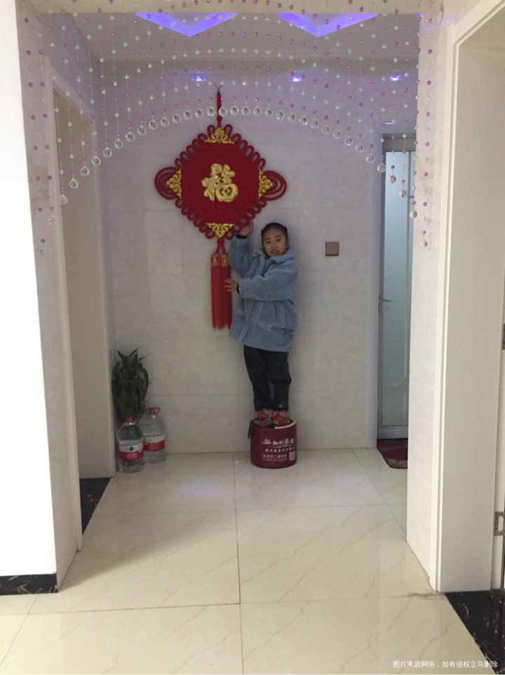 在家除了打牌就是看娃