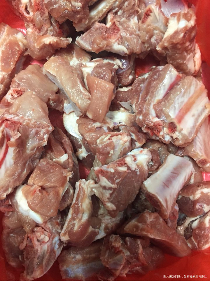 婆婆怕我生气吧,今天买了排骨和砂糖橘