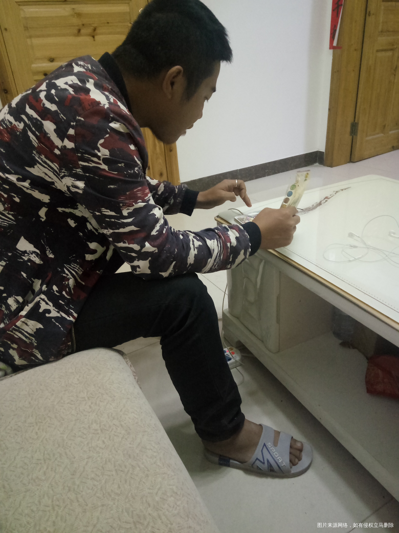 天天在我面前吃,还在面前说的有多好吃