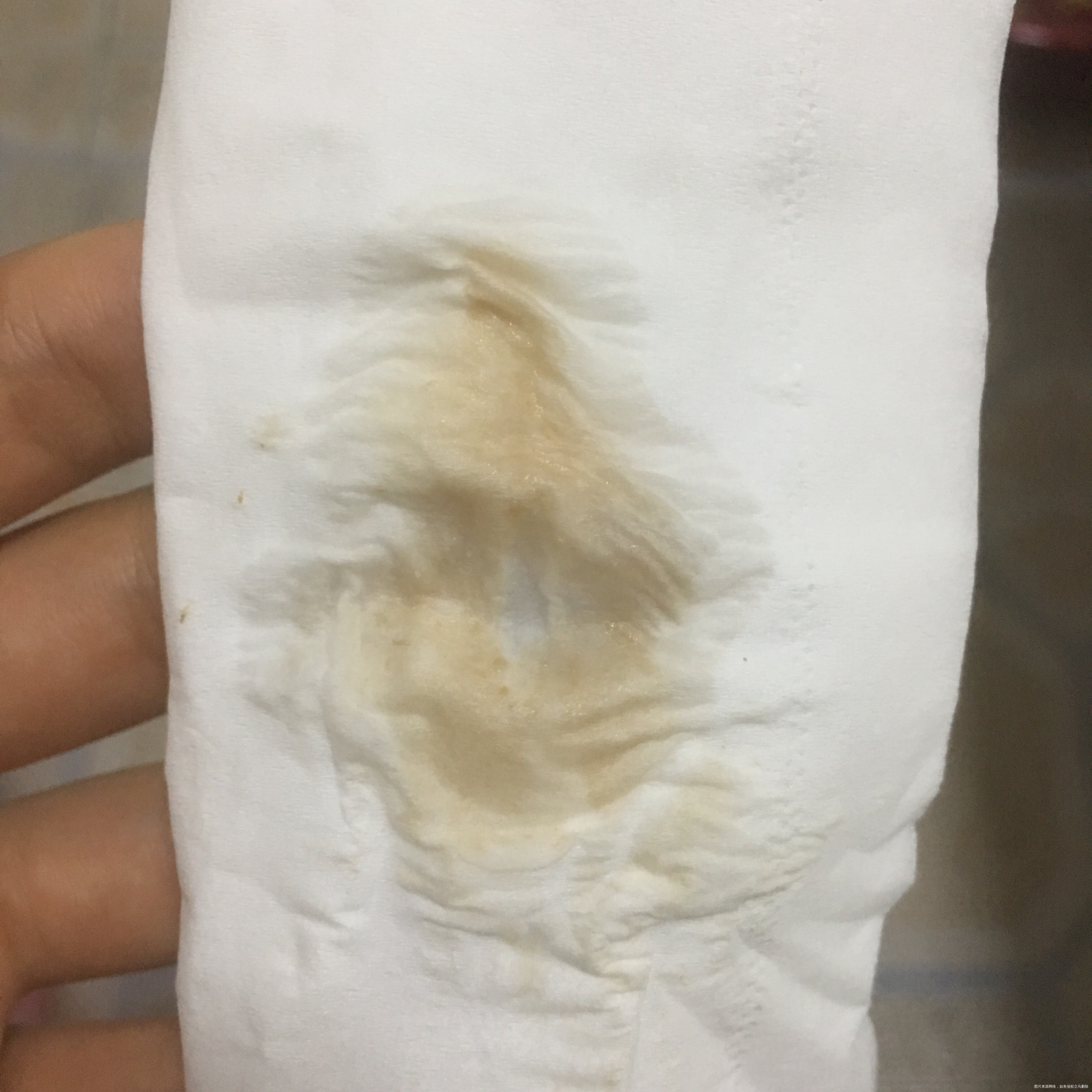 5月10号来的例假5月29号小便后有咖啡色液