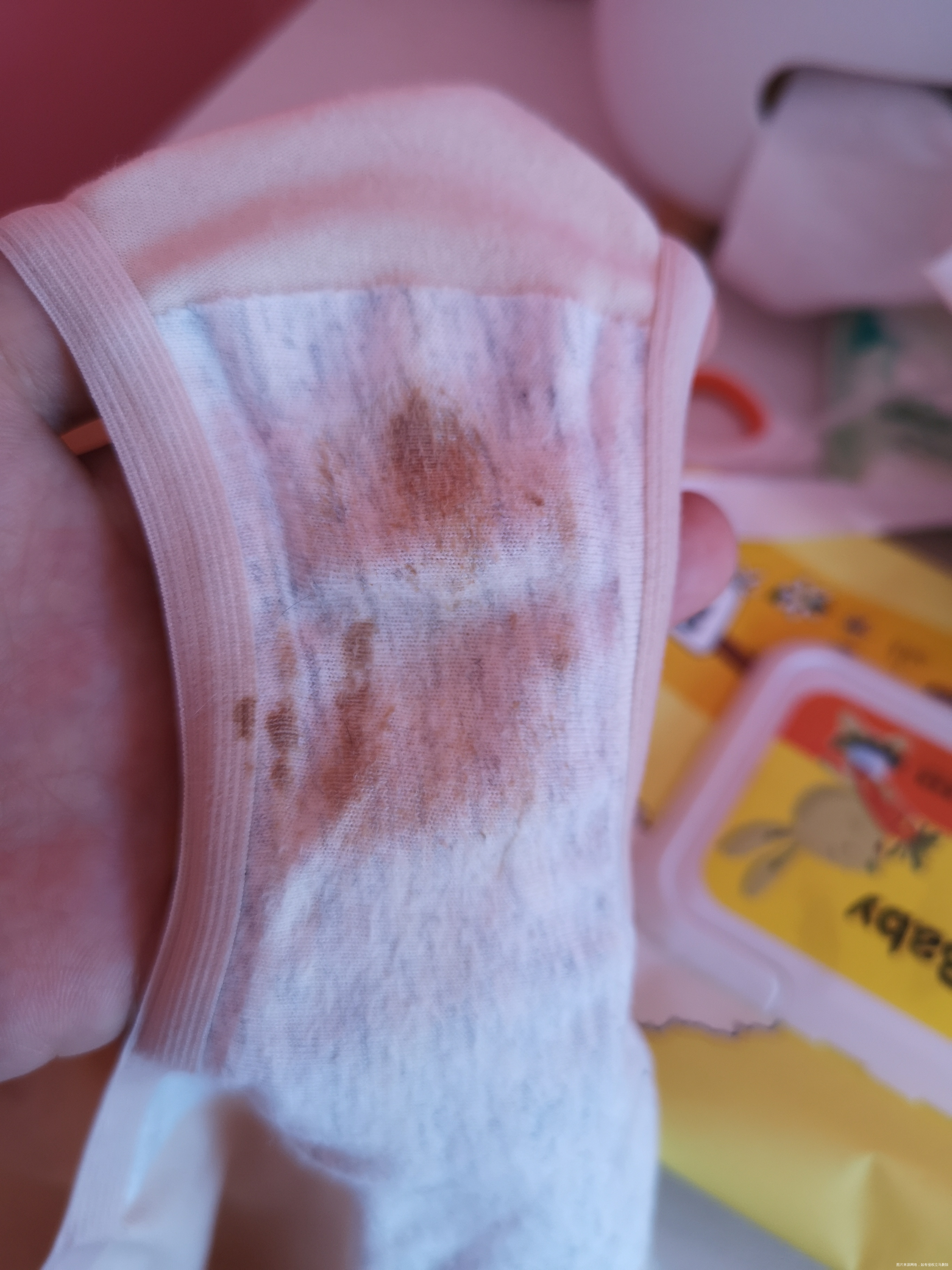 大夫我上午刚刚测的血值下午逛街回来发现内裤上