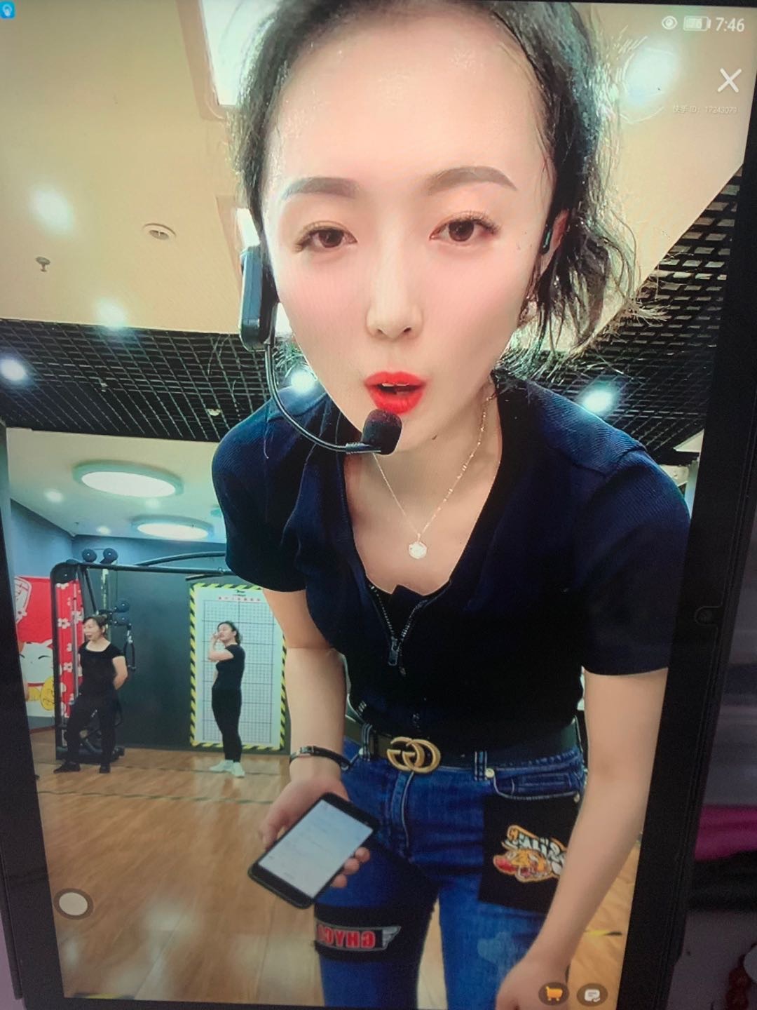 晚餐饺子七个全麦面包一片加火腿今天晚餐吃的太