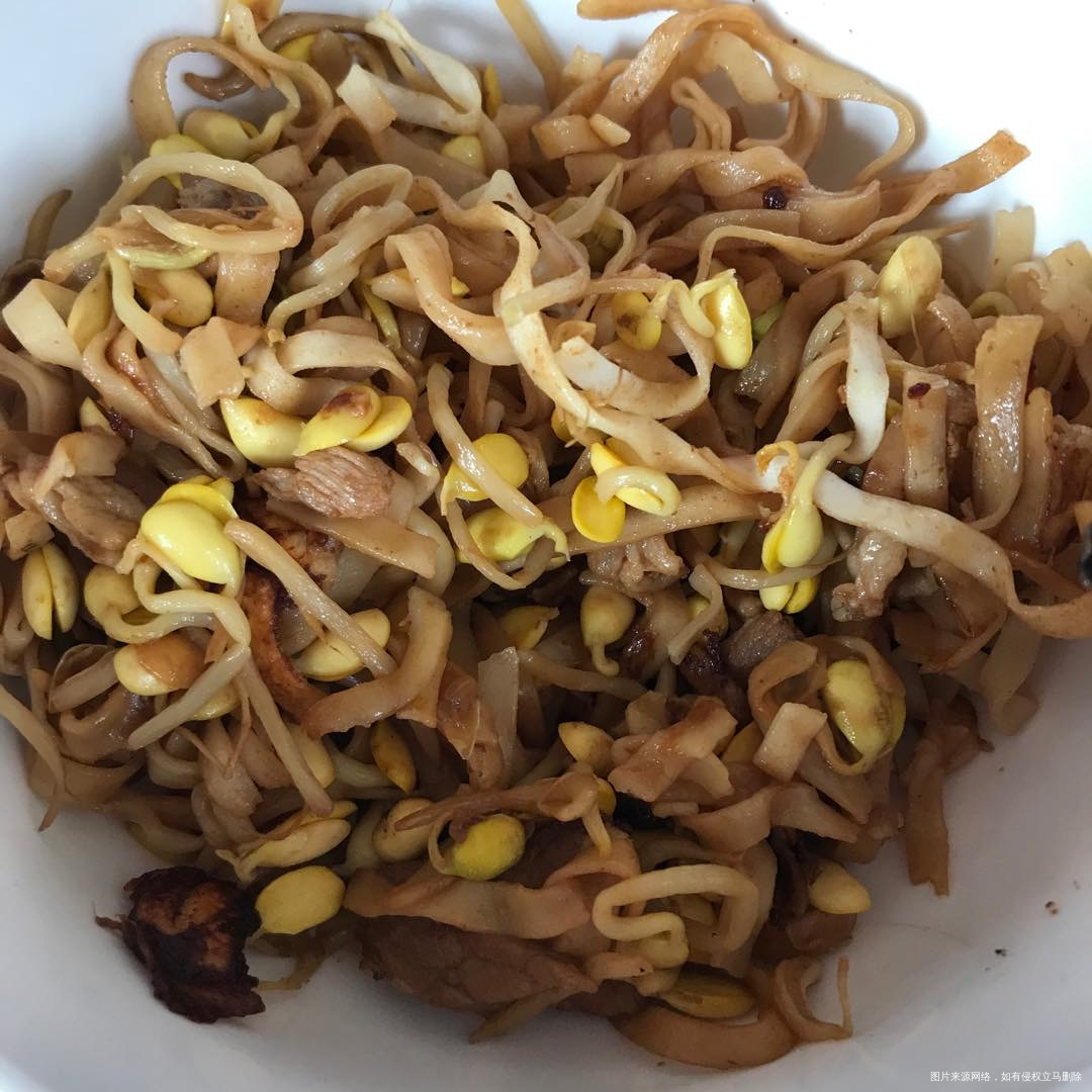 早餐和午餐 晚餐喝了一瓶奶 中午喝的中药好难