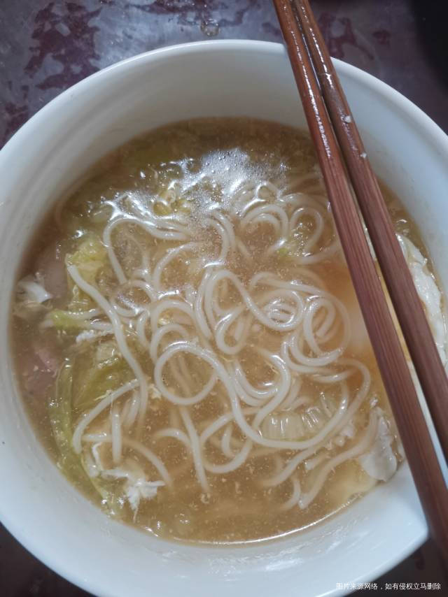 早晨一碗面,一个鸡蛋,这几天吃的有点多,明天