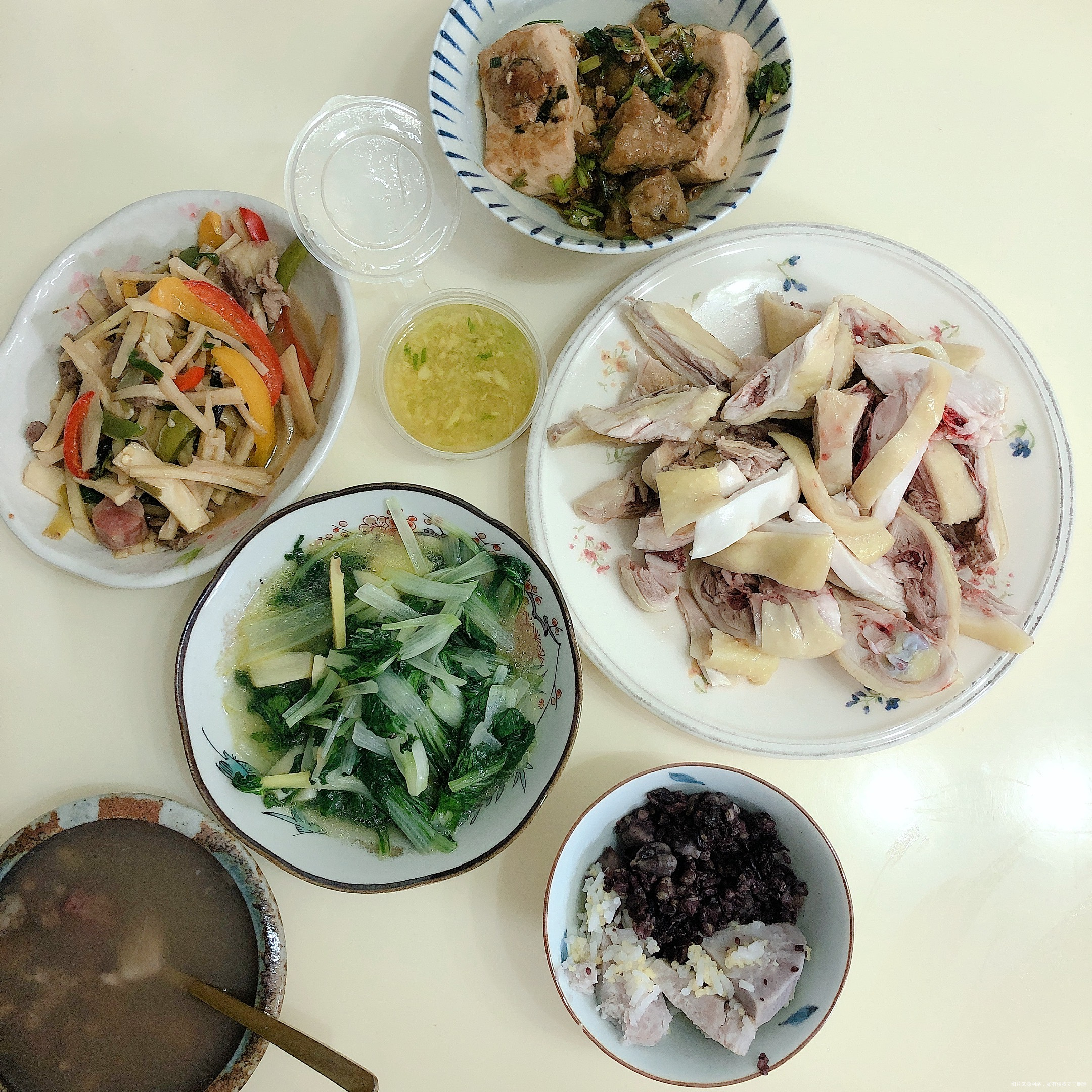 早餐无糖黑豆浆紫薯蛋白午餐有机生菜酿豆腐茭白