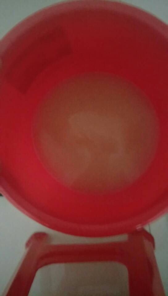 姜汁泡脚,由于晚上10:30才下班,回来洗澡