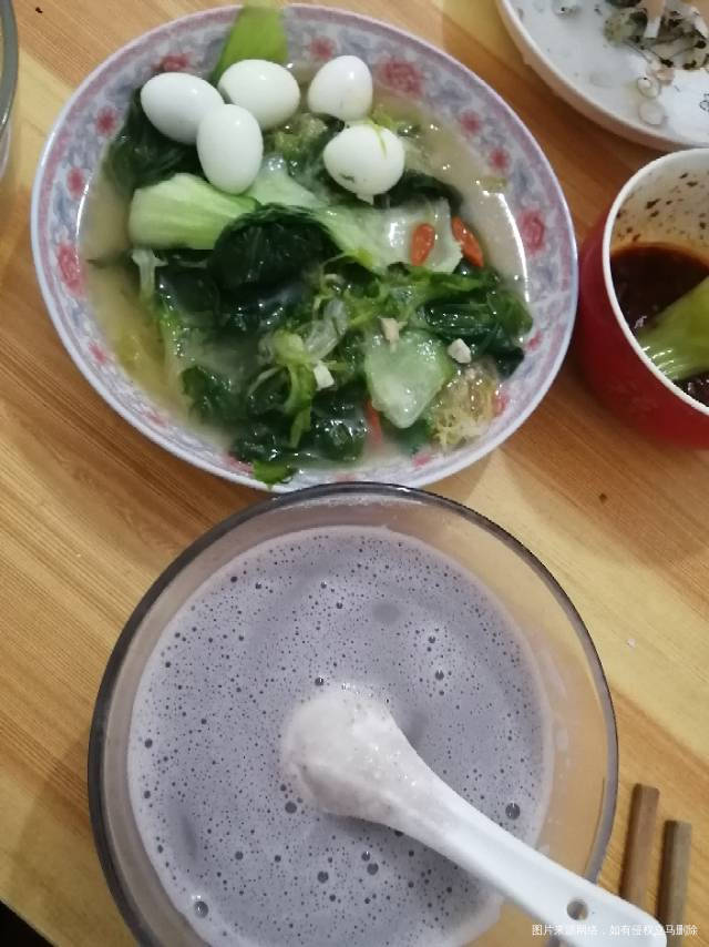 2021429蔬菜鹌鹑蛋自制豆浆吐司一片西红