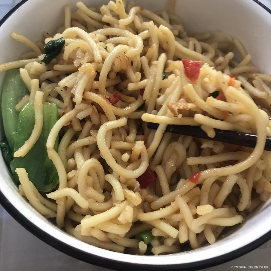 早餐一杯吧 午餐面条 晚上出去转悠 身体来了