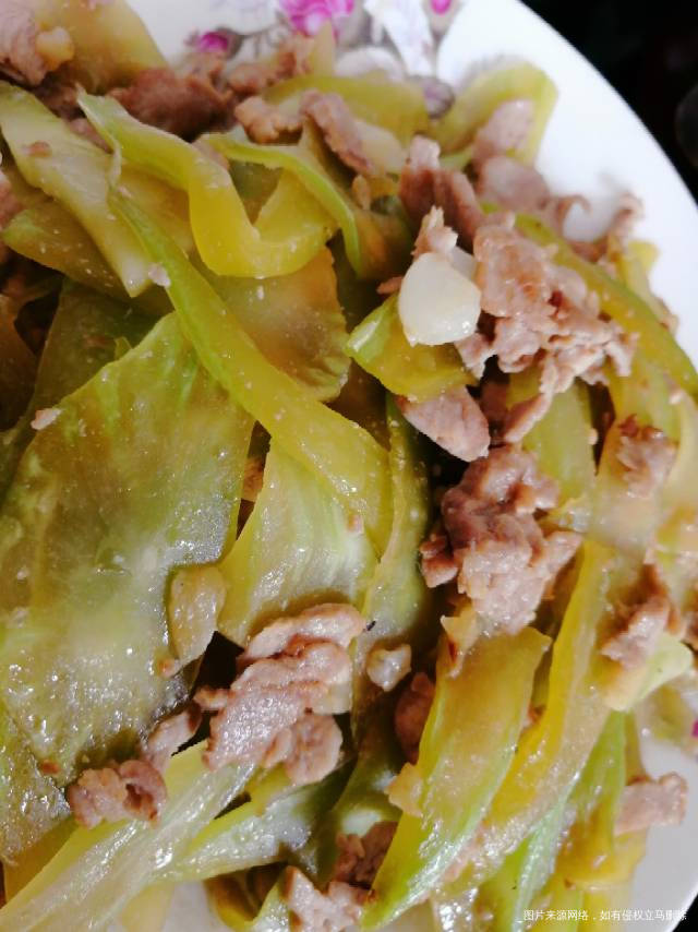 打卡午餐 最近喜欢吃莴笋 莴笋炒肉 很下饭