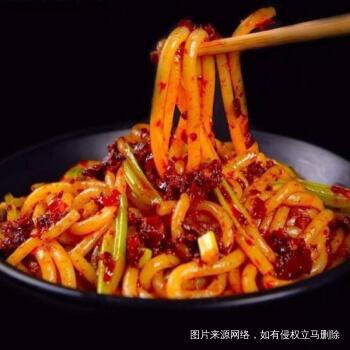 早饭 煎鸡蛋 煎馍 中午 新疆炒米粉