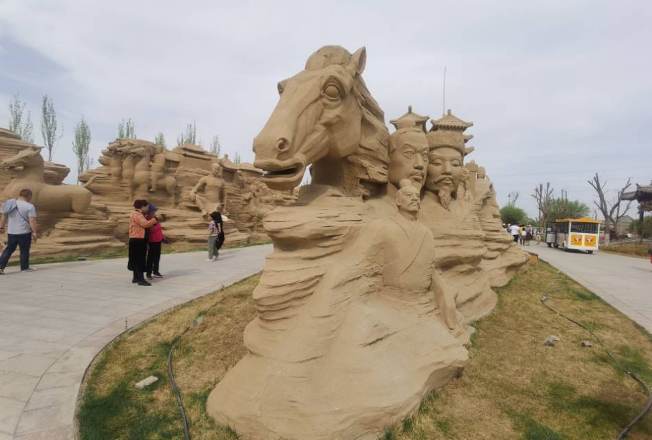 好不容易老公这个假期休息,我俩过得充实的一天