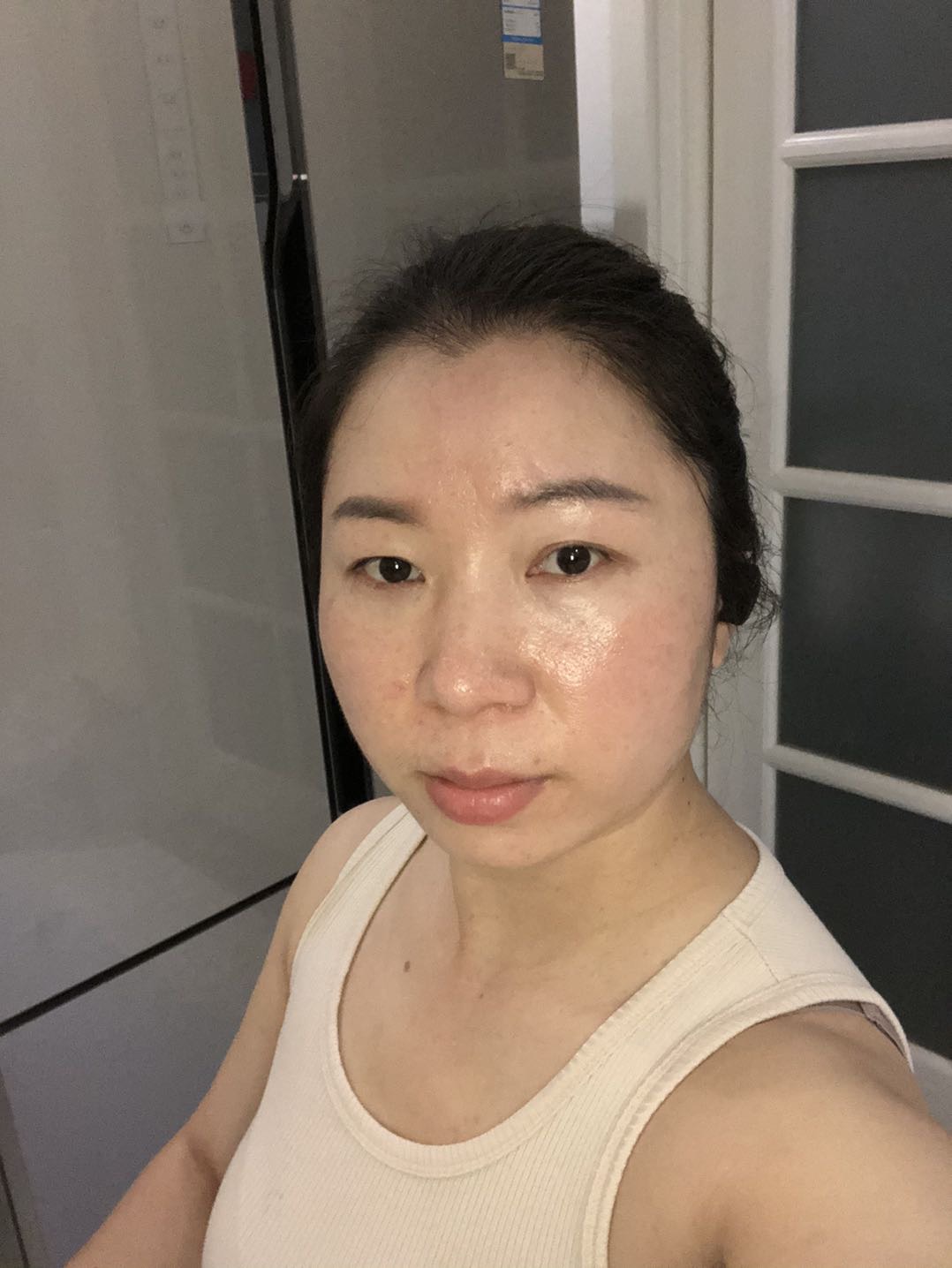 今天瑜伽馆放假,只能自己在家练习瑜伽了,还是