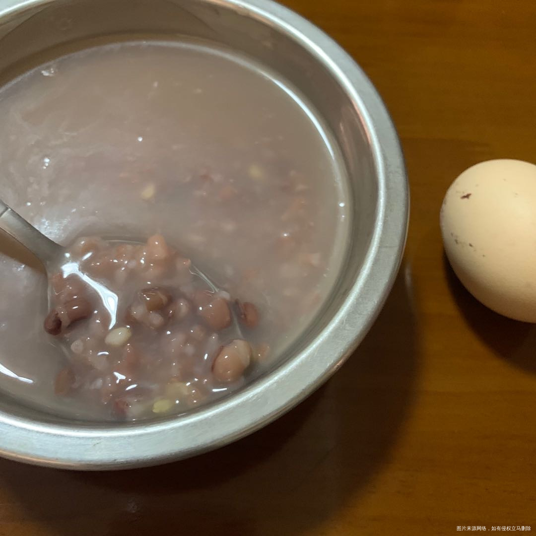 今天红豆粥加了燕麦,逐步来,一下子不吃粥家里