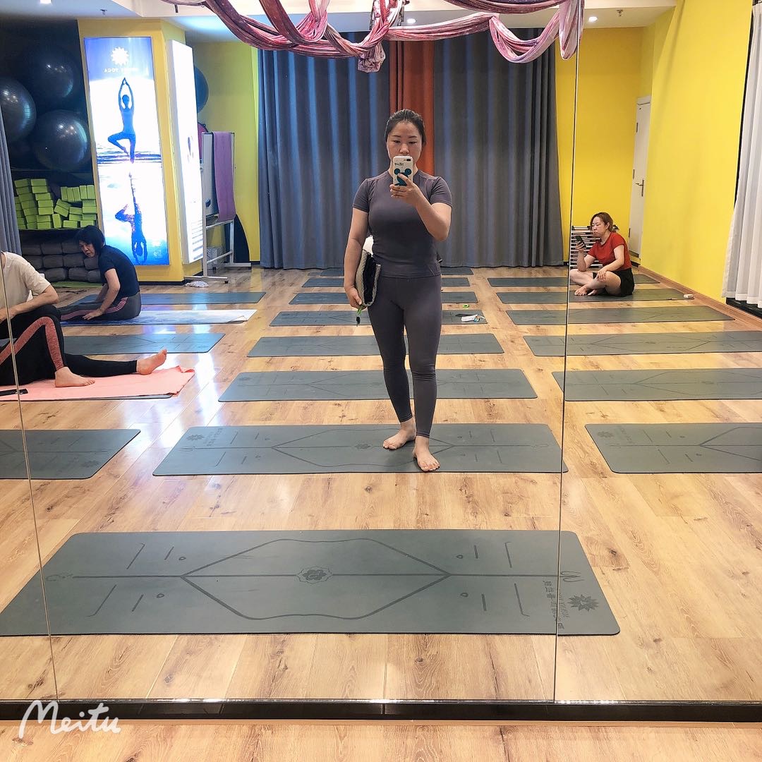 已经连续打卡每天瑜伽一小时一个月了感觉体重一