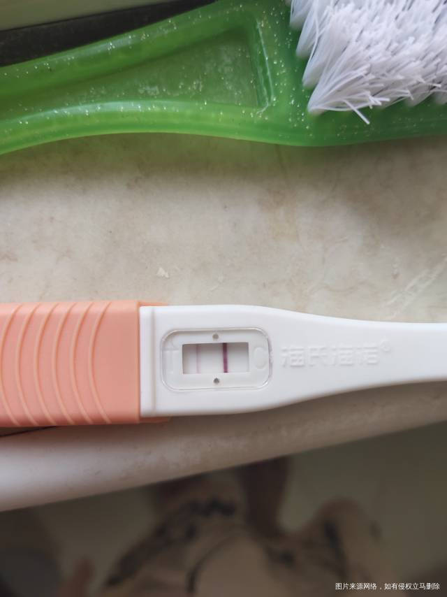 能不足来月经前几天每天有一点点红色又像是褐色