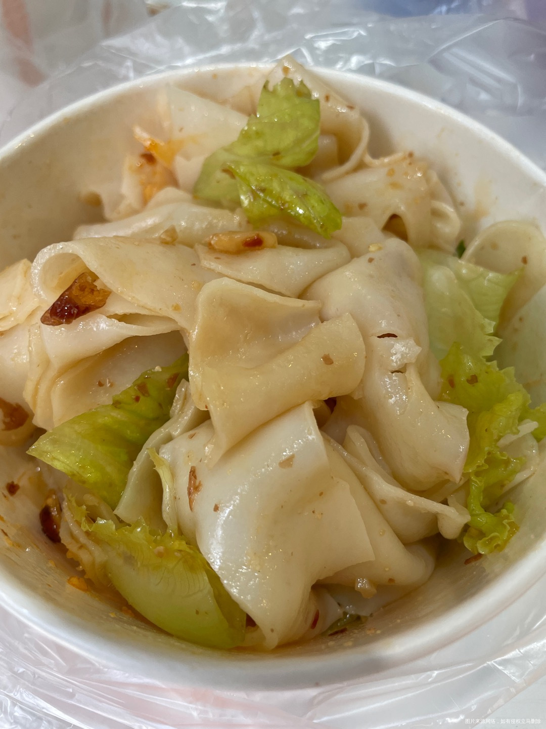 住景区里,没什么吃的选择,早上只有一个早餐摊