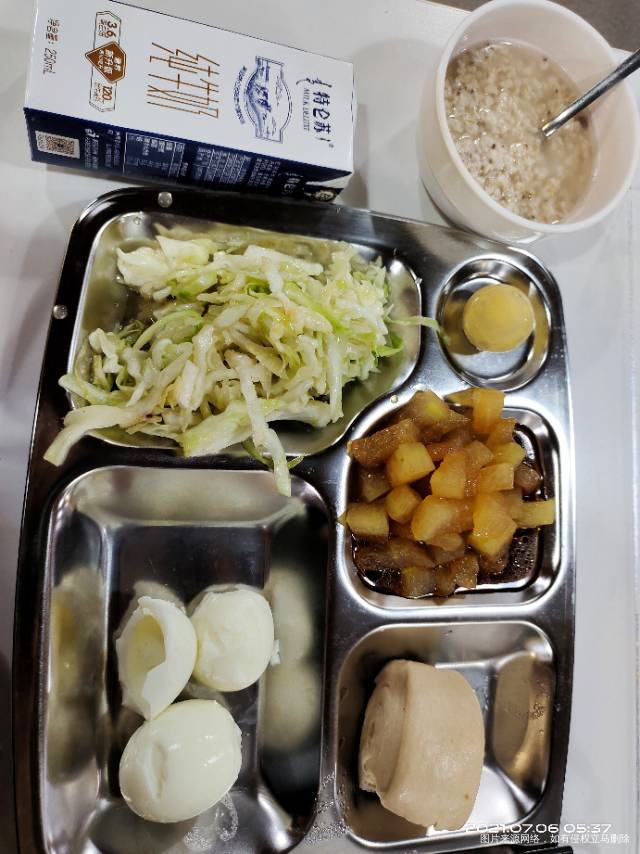 早,凉拌包菜+红烧冬瓜+鸡蛋一个蛋白一个+全