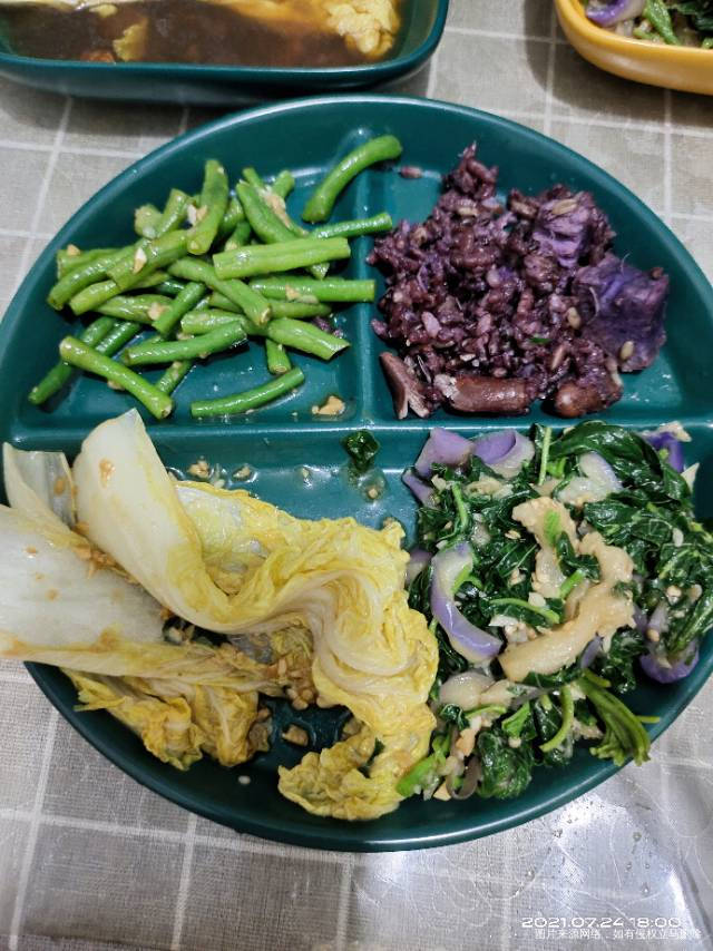 早,卤鸡腿+鸡蛋+玉米+紫薯+全麦馒头+薏仁