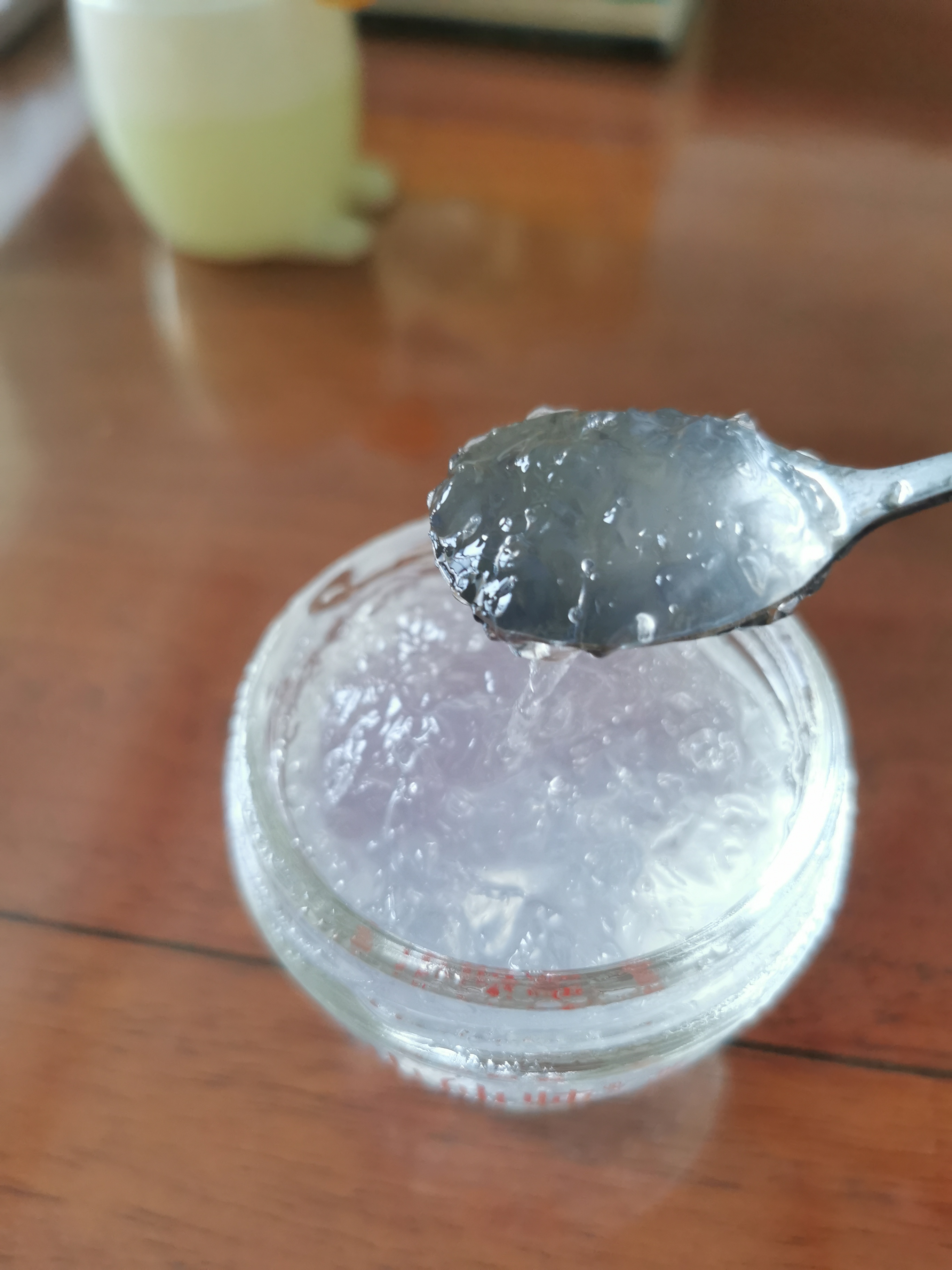 早上包子豆浆+中午炒青菜、鲫鱼豆腐汤、杏鲍菇