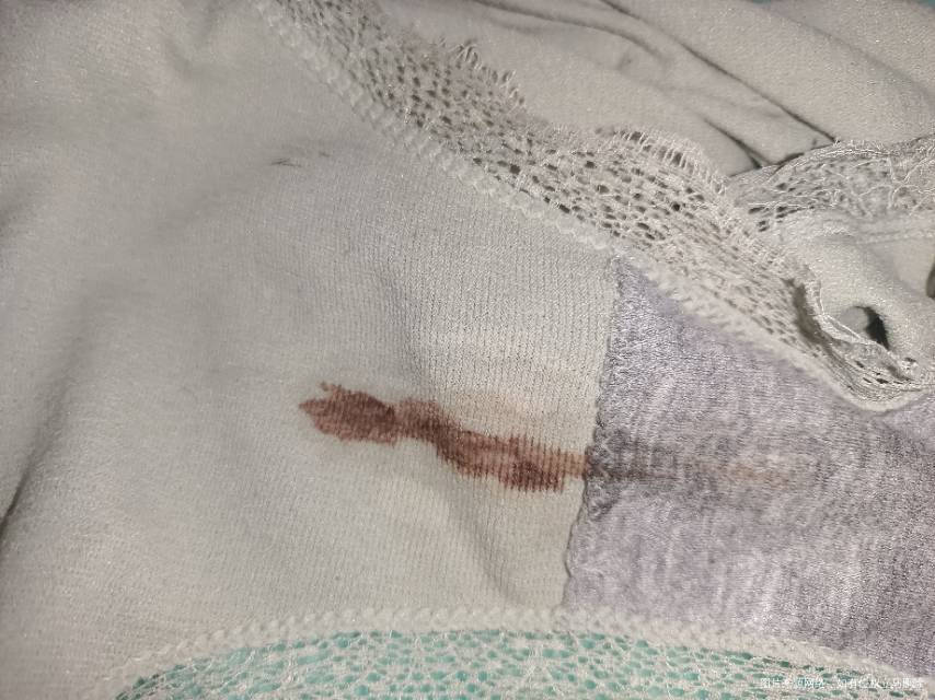 每天吃地屈孕酮保胎今天走路走多了没肚子疼见红