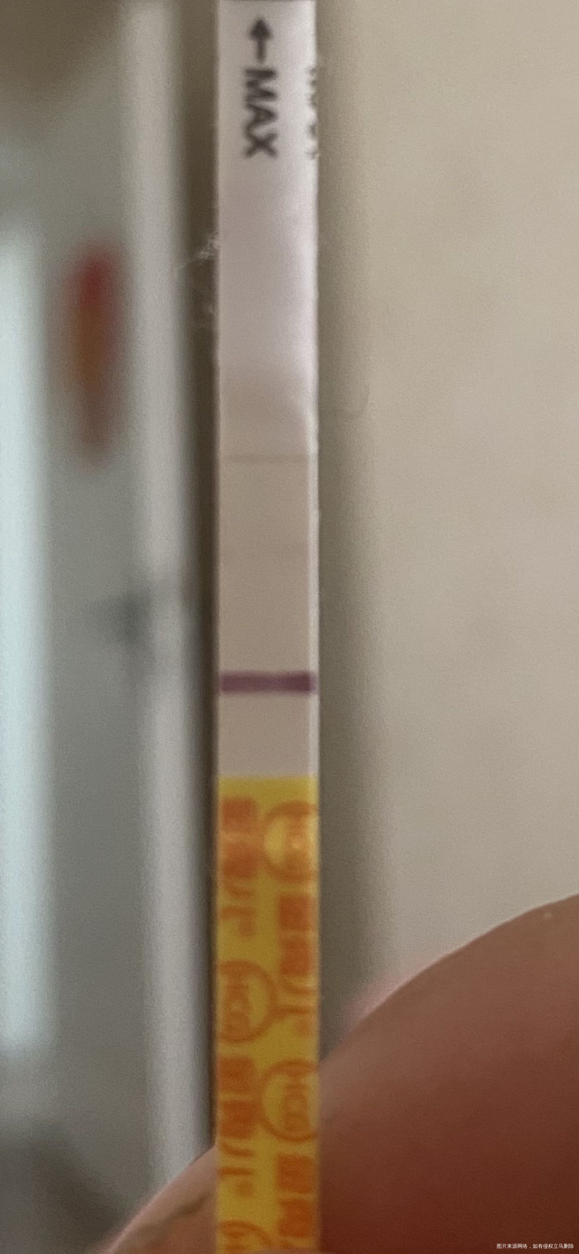 冻胚移植第七天早上用试纸测有很浅的颜色需要去