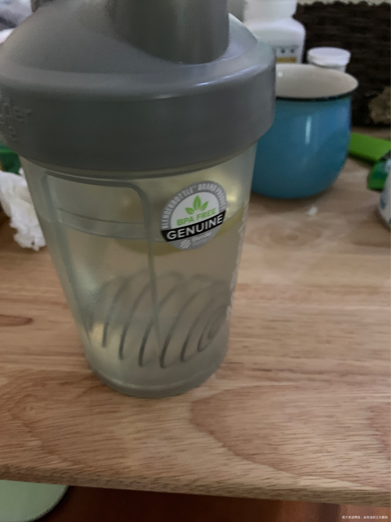 我刚刚喝了一杯柠檬水不小心呛到了咳了几下我的