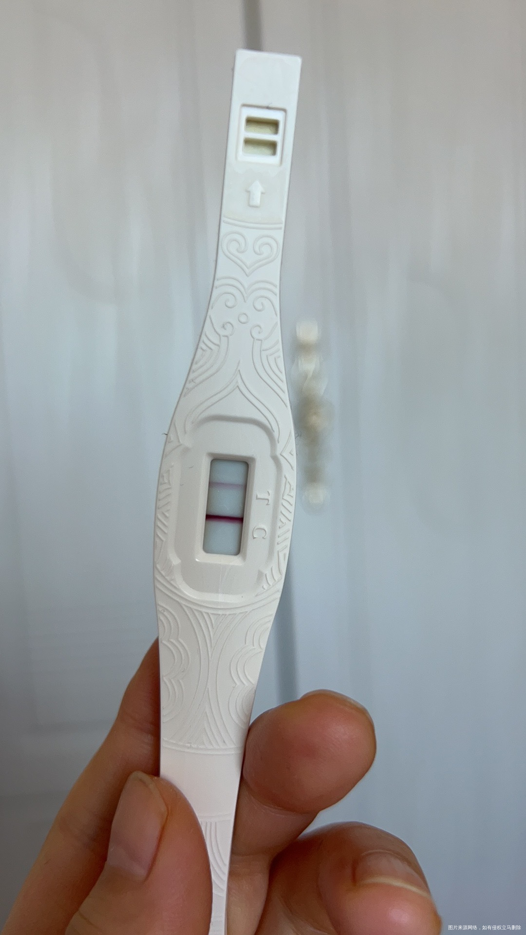 囊胚移植第六天测出来两道杠但是肚子总是跟来来