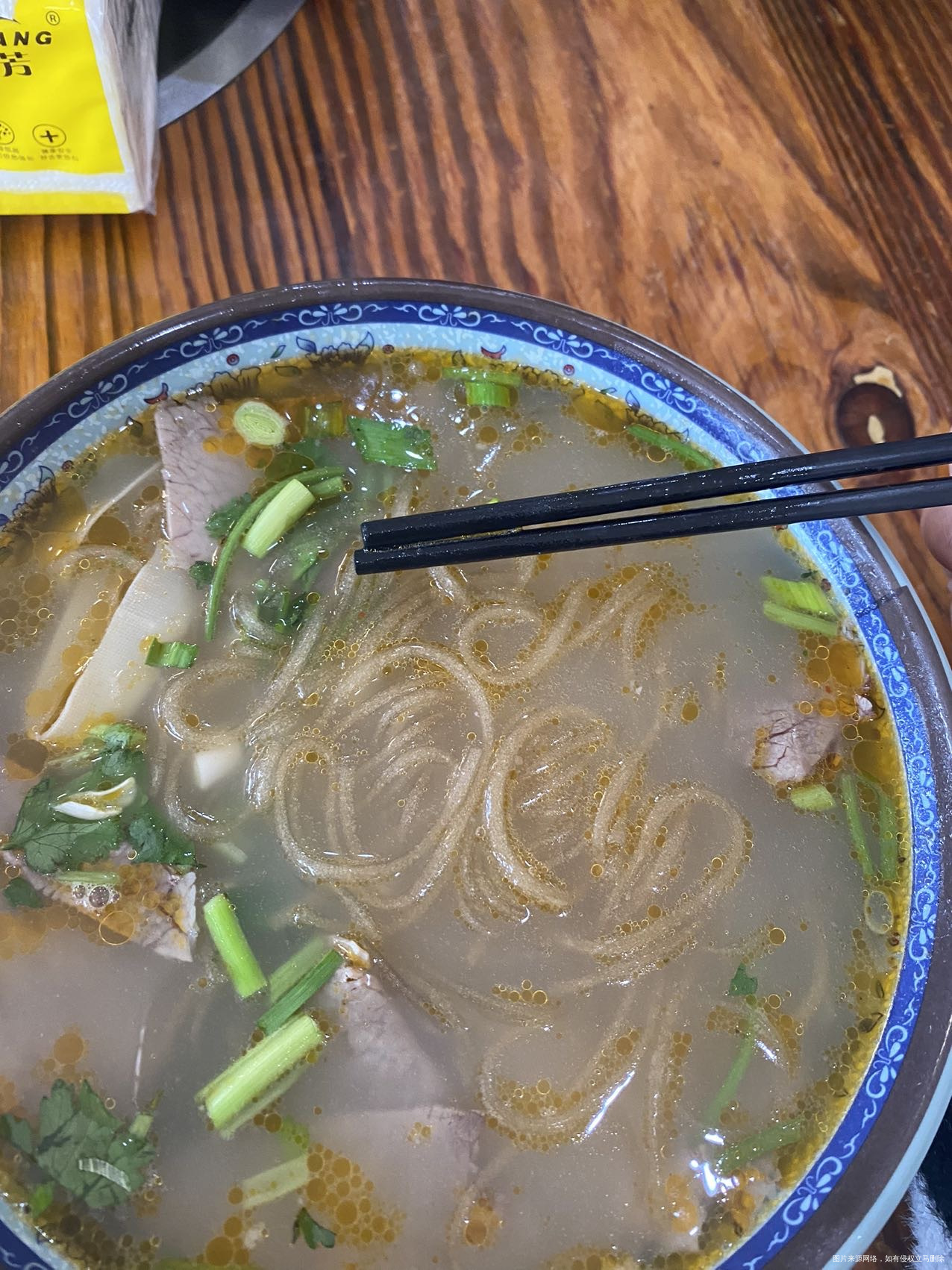 25周6天气热没胃口中午就出门吃了牛肉粉丝汤