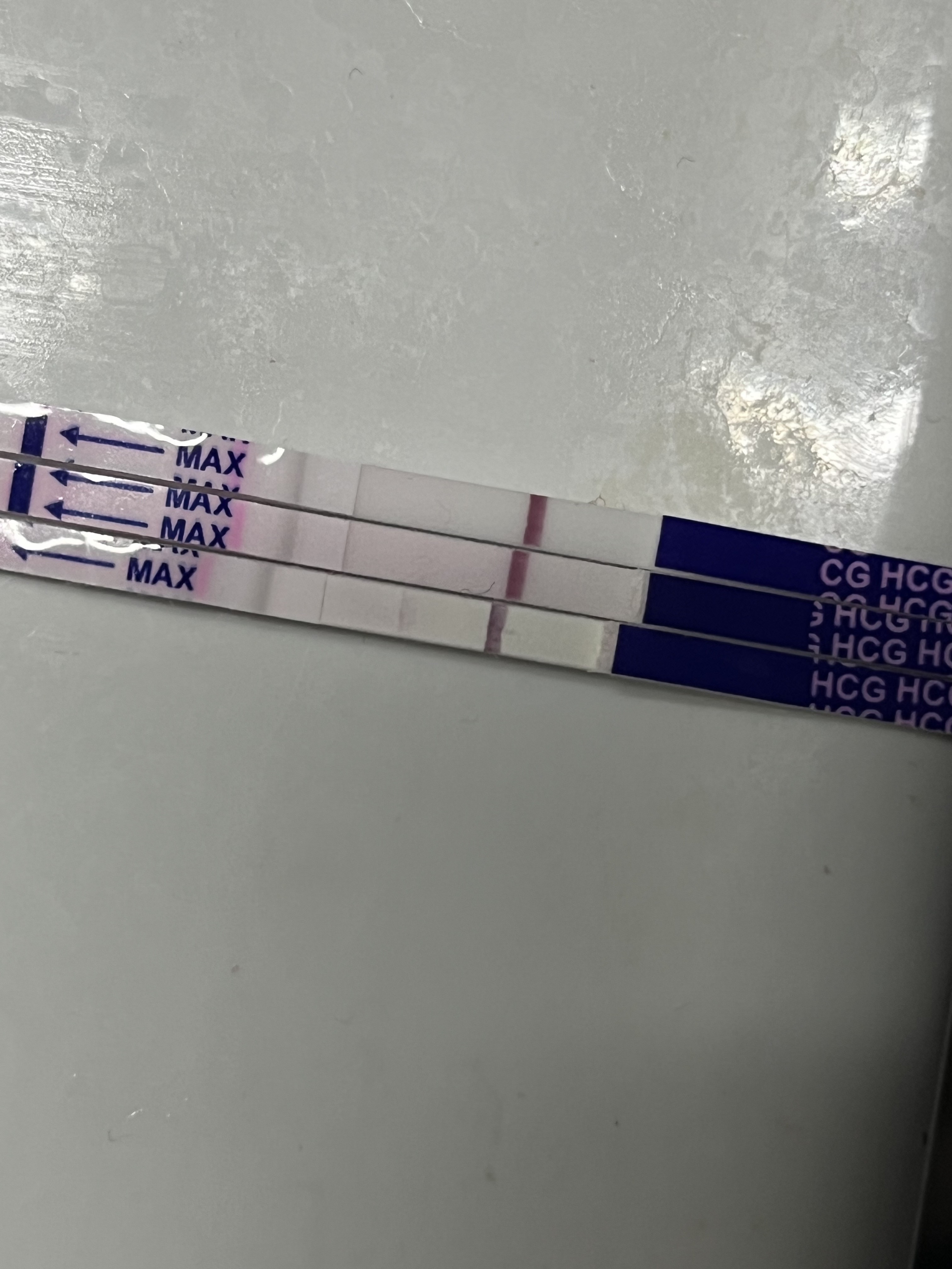 医生您看看这个是怀孕了吗前面两条是今天早上的