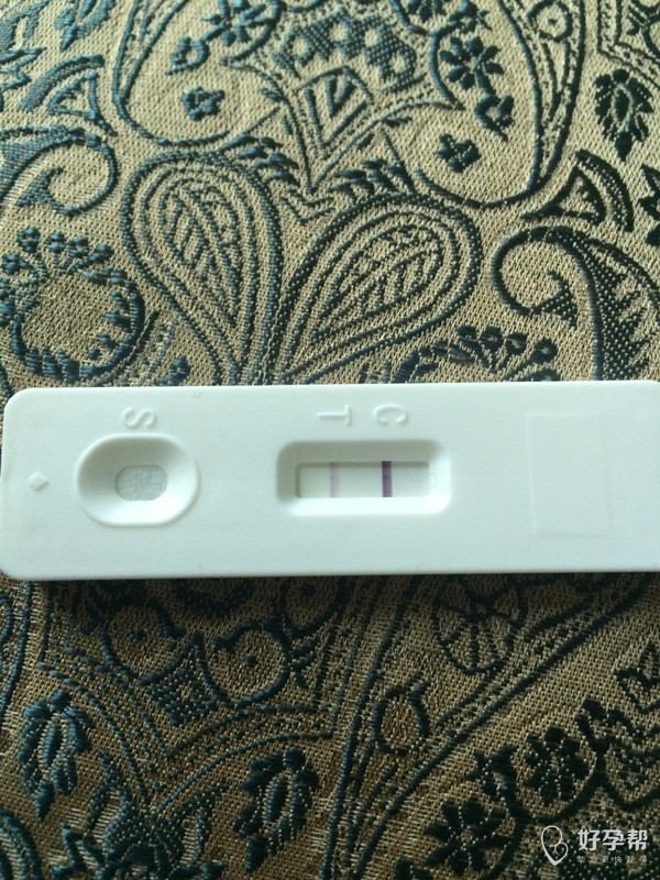 验孕棒一深一浅是怀孕了吗?急求知道的美女们帮忙!