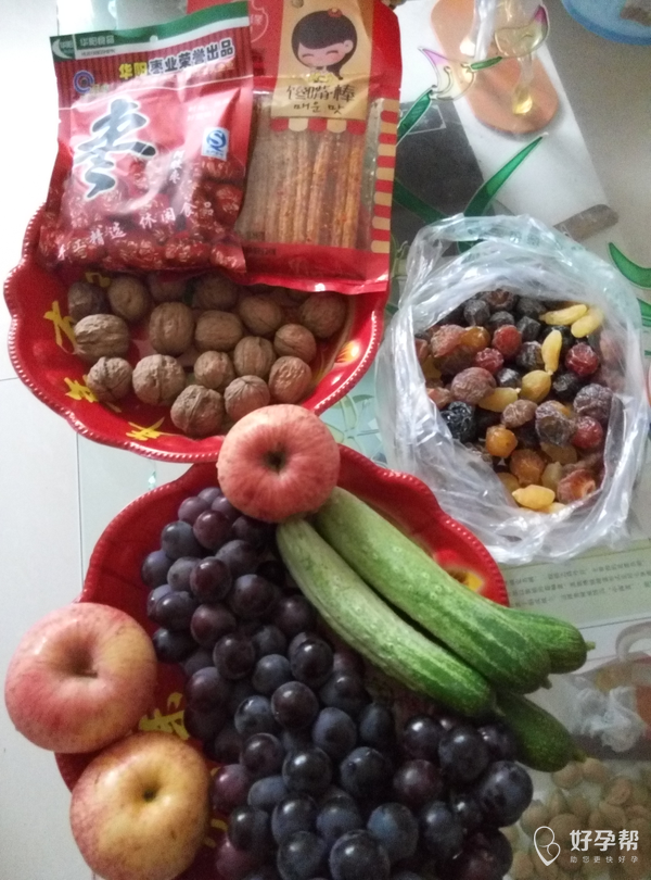 看看我的零食大餐,想吃吗?