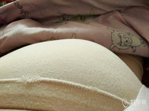 肚子鼓包了,好明显的