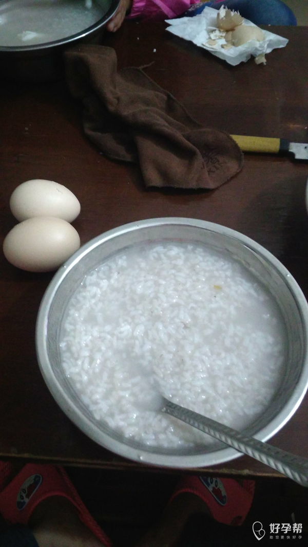 没菜,只能吃白粥.白粥都不想吃,为了宝宝只能吃了