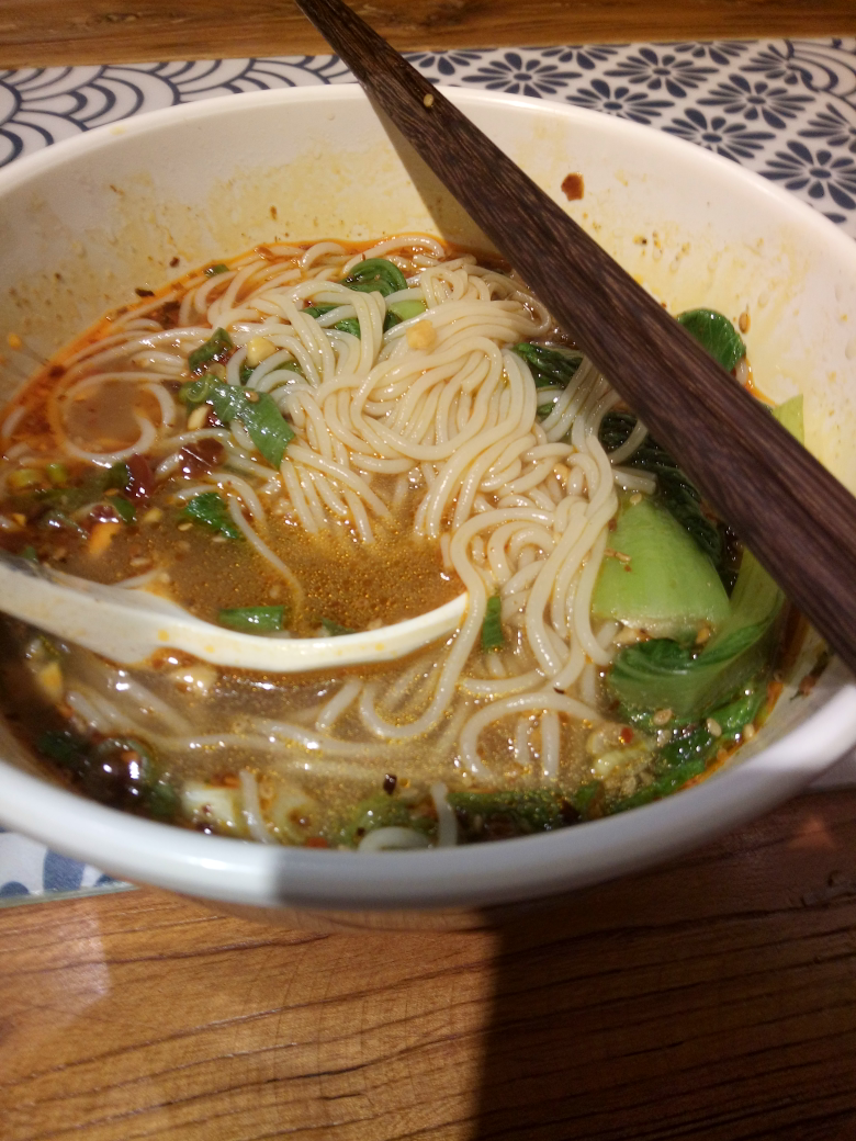 今天下班比较早去吃了米粉